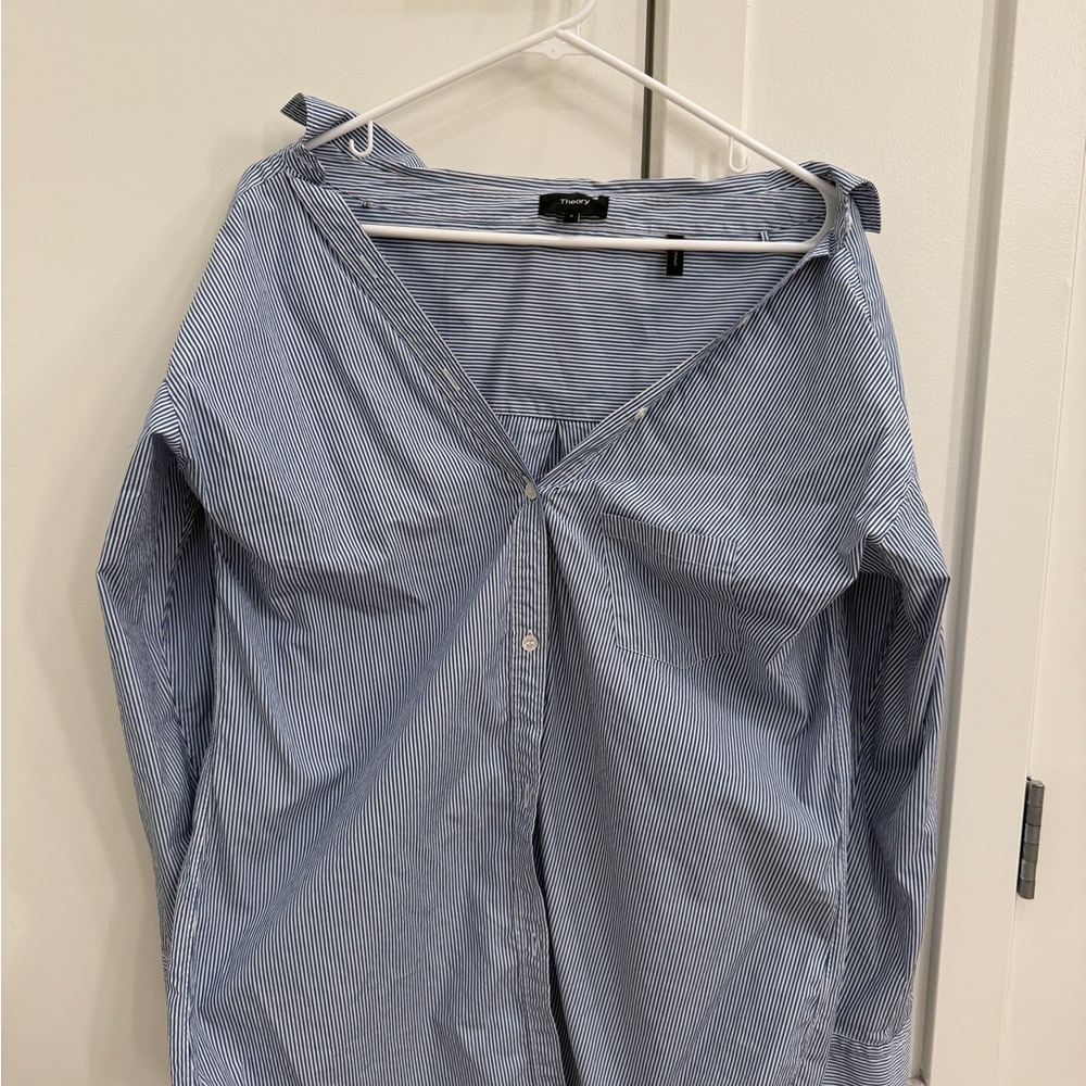 Theory Tamalee off the shoulder striped cotton poplin shirt in blue white